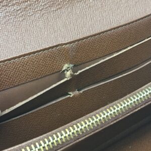 【財布修理】Louis Vuitton　ヴィトン財布　カードケース破れ、ホック交換修理