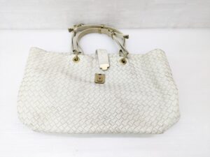 BOTTEGA VENETA≀ボッテガバッグ、カラーチェンジ 白⇒青