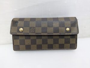 Louis Vuitton｜ヴィトン財布ほつれ、カド破れ修理