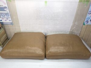 IDEE｜イデー ソファー座面クッションひび割れ、色剥げ補修、染め直し修理