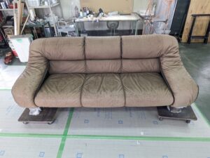 富士ファニチャ｜ソファーセット色褪せ染み補修、染め直し修理