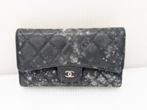 CHANEL￤財布、カビクリーニング、染み補修、染め直し修理